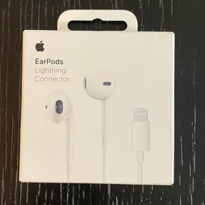 Apple EarPods with Lightning Connector - Classic White